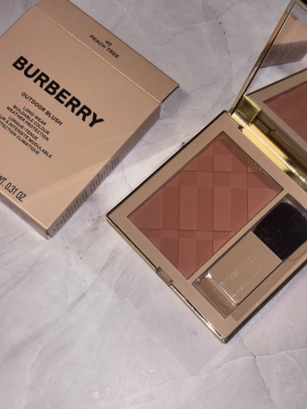 Burberry Outdoor Blush in 40 Peach Tree